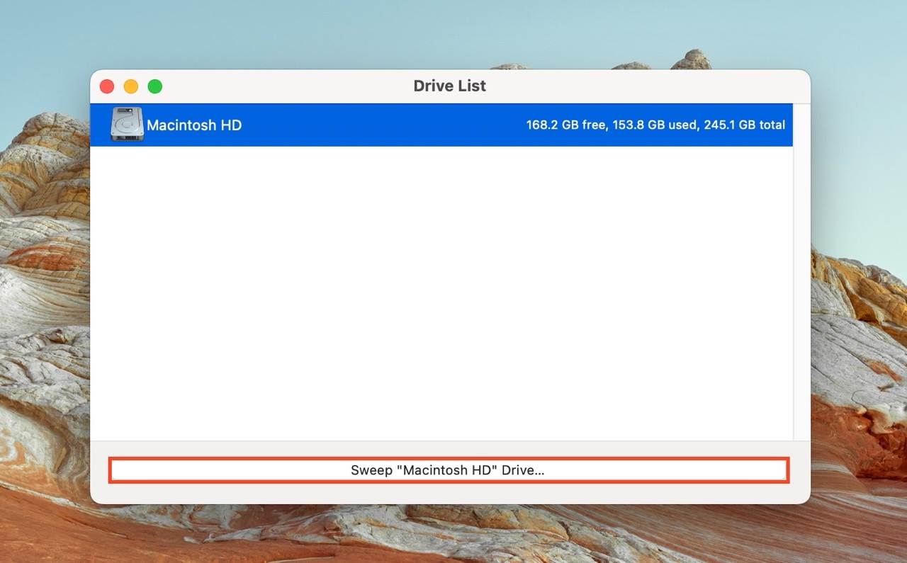 OmniDiskSweeper interface showing Macintosh HD selected with information on free space, used space, and total capacity, and a button at the bottom labeled "Sweep 'Macintosh HD' Drive..."